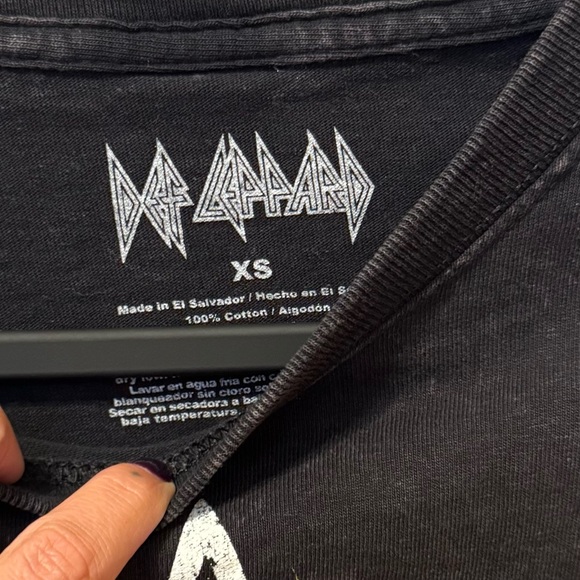 Vintage style Def Leppard graphic tee - Women’s size XS. - Picture 3 of 5